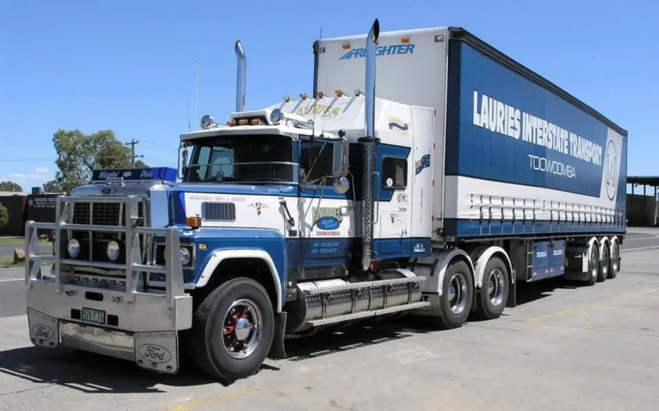 Hvorfor peger indenlandske lastbiler ikke deres udstødningsrør opad?